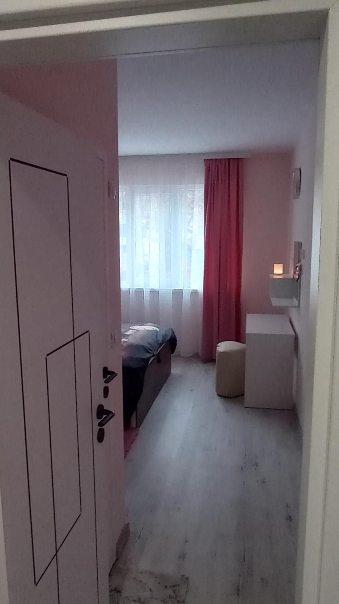 וארנה Cosy Apartment מראה חיצוני תמונה