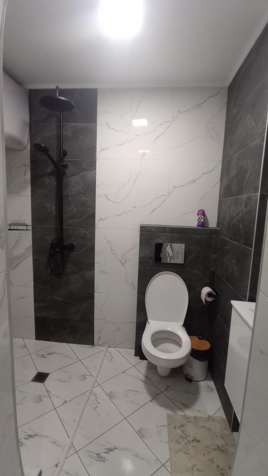 וארנה Cosy Apartment מראה חיצוני תמונה
