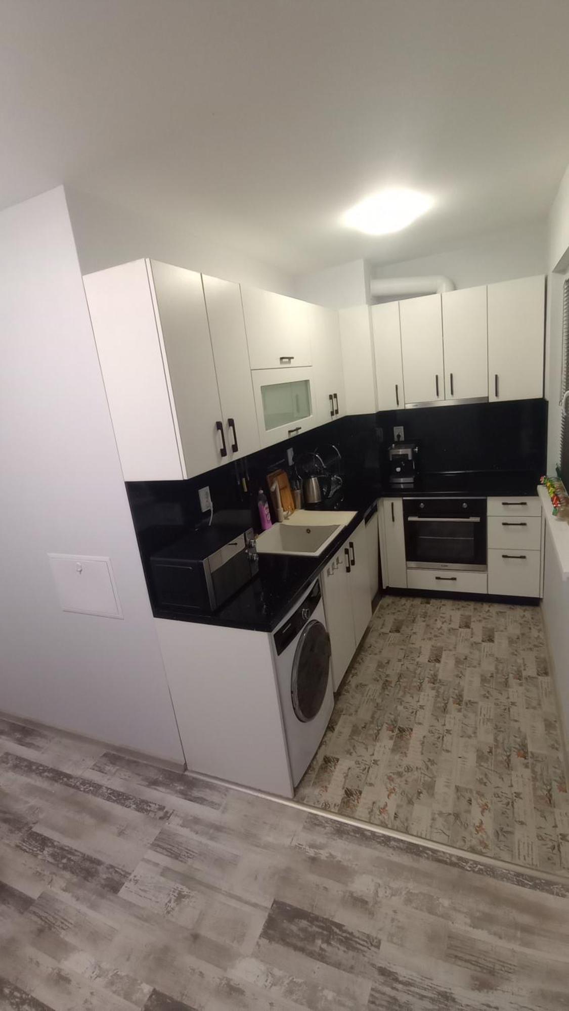 וארנה Cosy Apartment מראה חיצוני תמונה