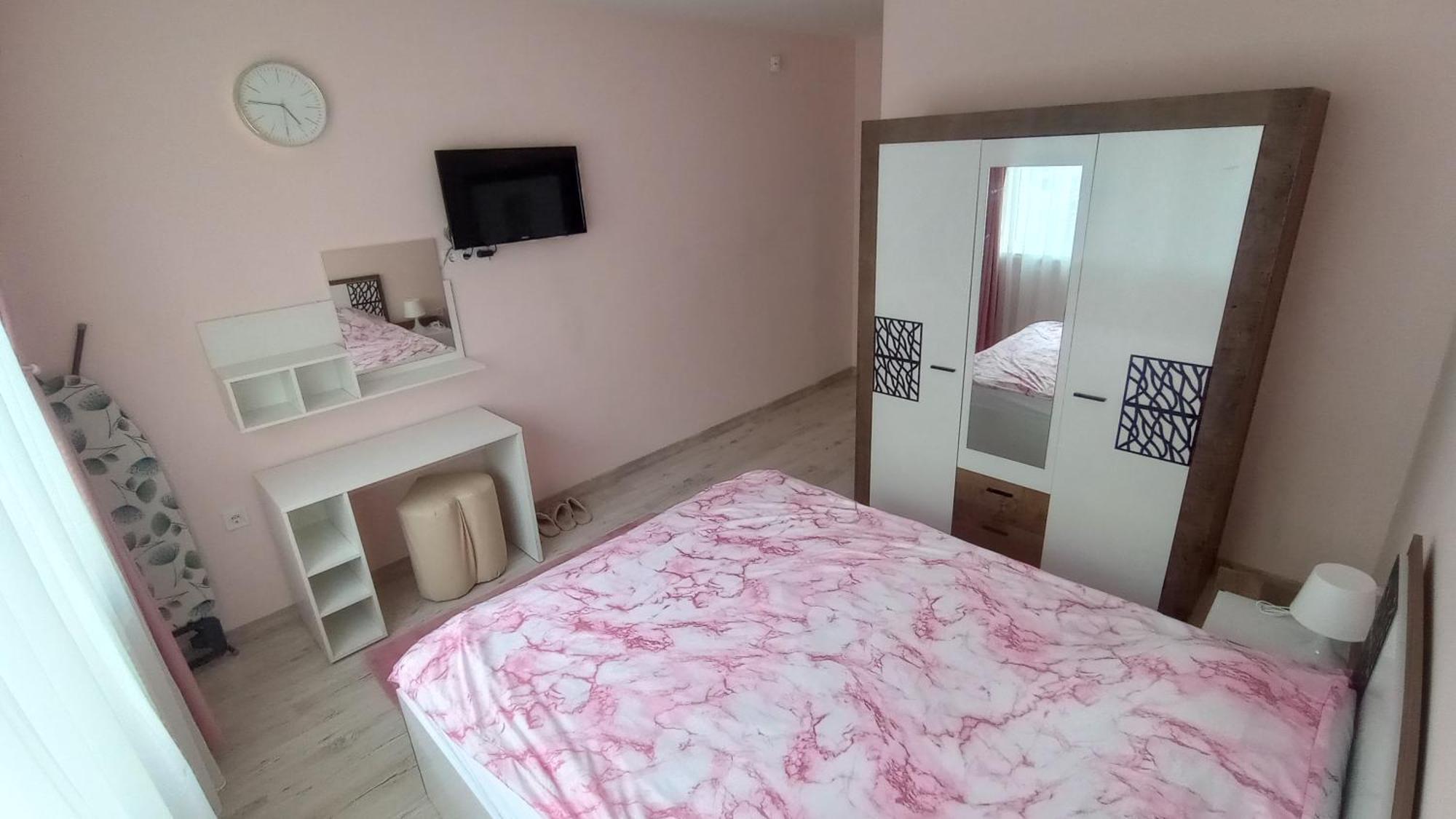 וארנה Cosy Apartment מראה חיצוני תמונה