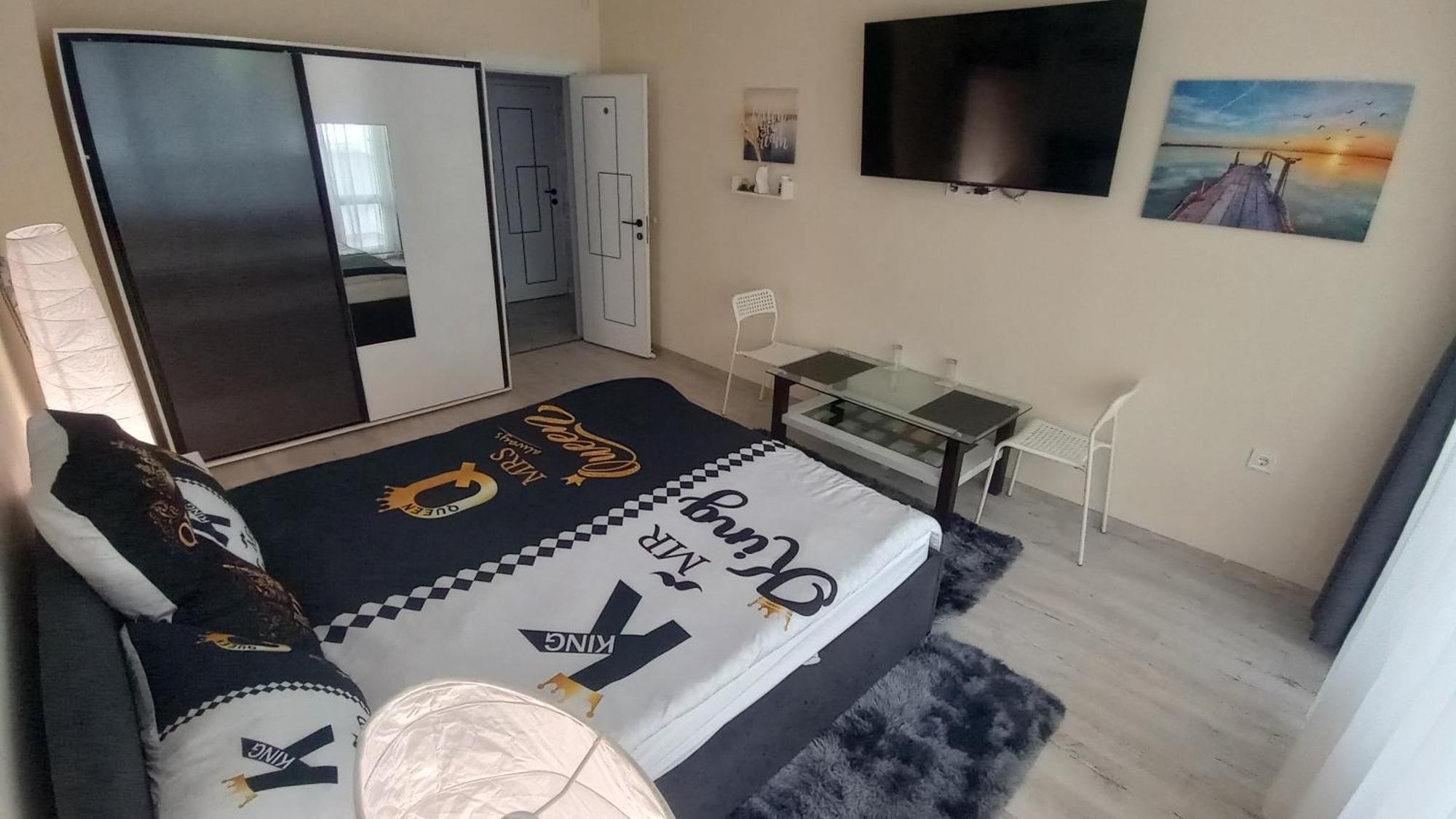 וארנה Cosy Apartment מראה חיצוני תמונה