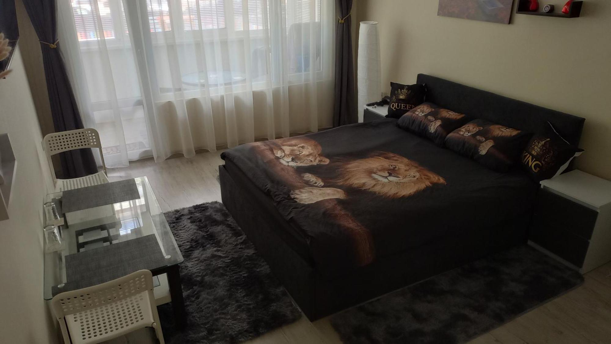 וארנה Cosy Apartment מראה חיצוני תמונה